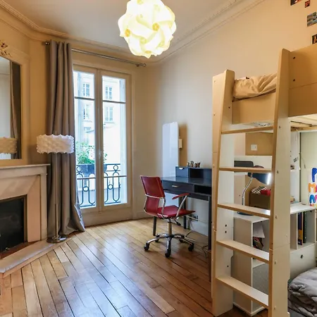 Charming And Chic - Close To The Eiffel Tower 파리